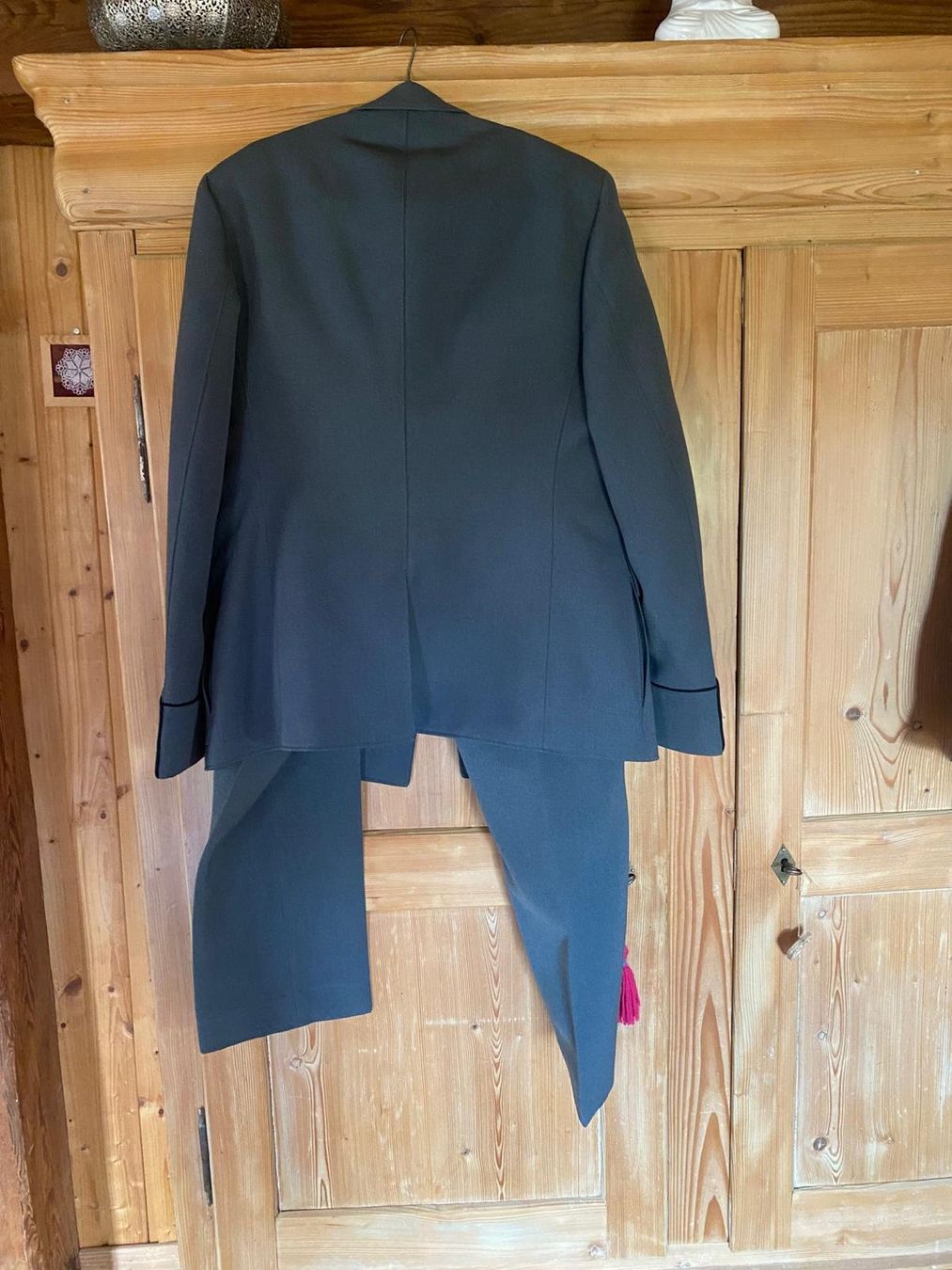 Schweizer Armee Uniformi: Militäruniform 2-teilig ca. Gr. 48/50 – Usato da Röschenz venduto da Tashroal 1