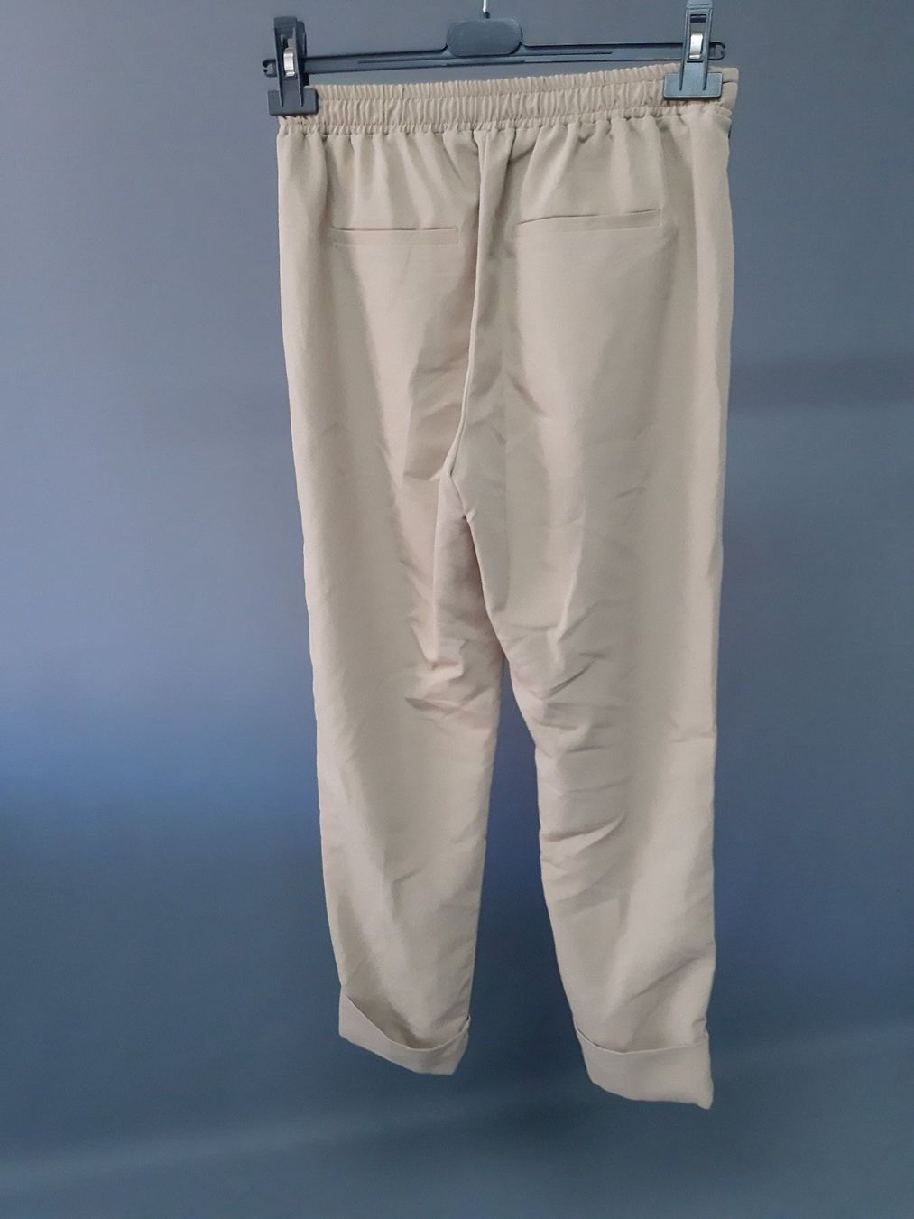 Bershka Pantaloni: Hose Gr. 38 – Usato da Schmitten FR venduto da ReniStern 1