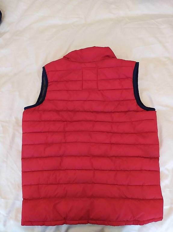 Gap Jacken: Doudoune enfants rouge sans manches GAP – Gebraucht aus Genève von njia 1