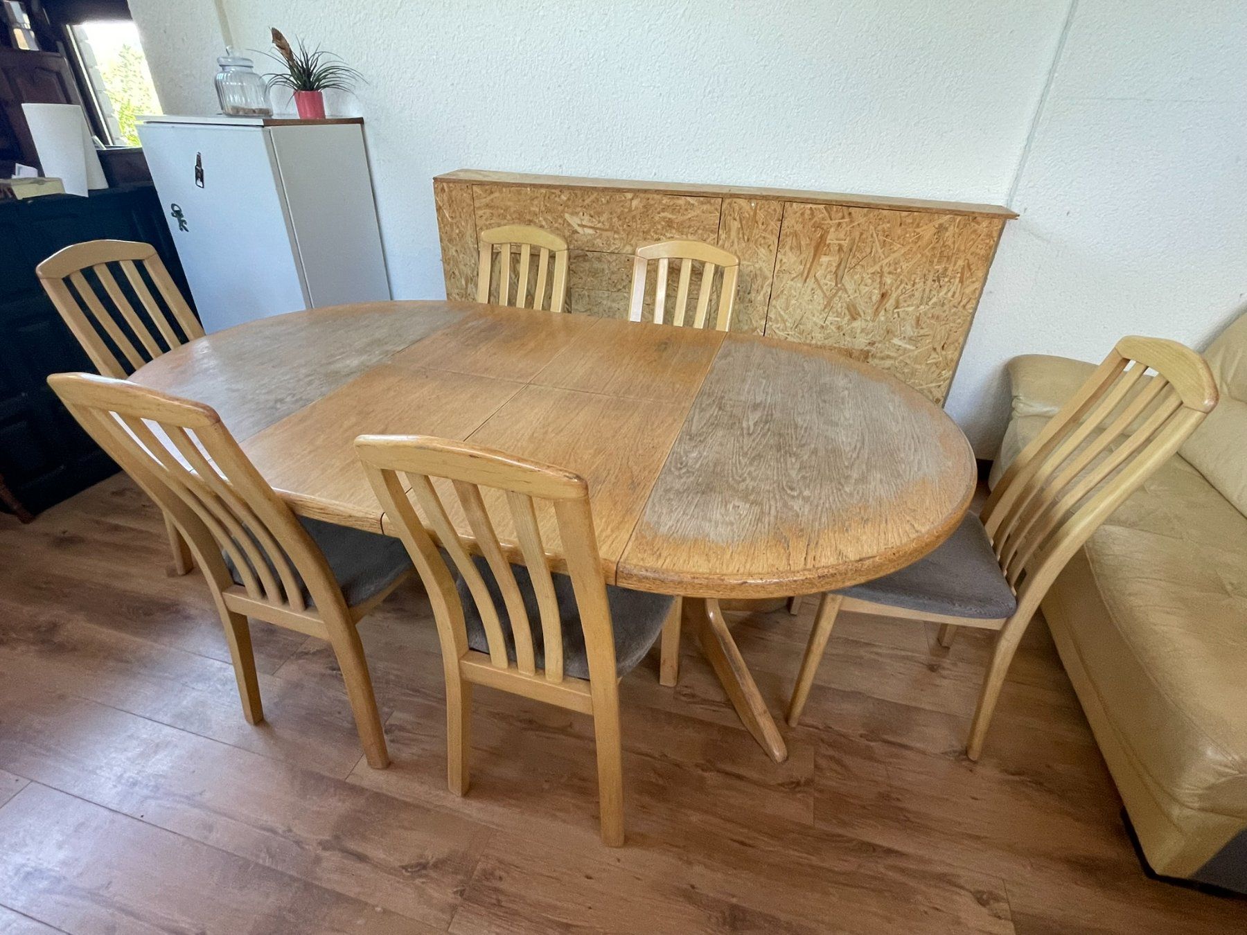 Set di tavolo e panche: Table O&H Haus Collection et 6 chaises à donner – Usato da La Neirigue venduto da tico06 3