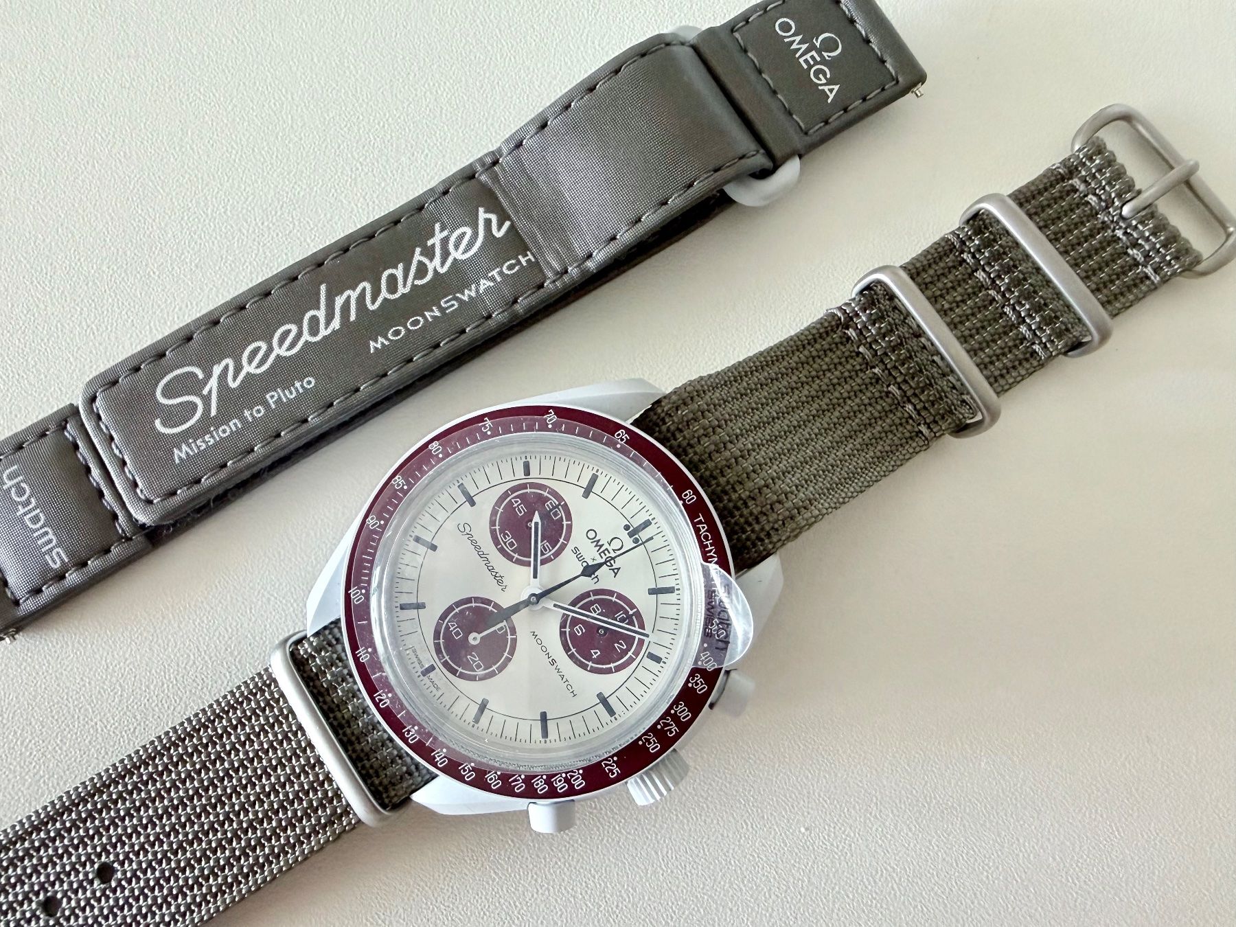 Swatch Montres: OMEGA x SWATCH Mission to Pluto "Commando", NO box & papers – Neuf (Voir description) à Le Mont-sur-Lausanne par LycaGallery