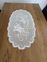 Deckentischläufer Häkelarbeit Oval Weiss Grösse 50x25cm gebr