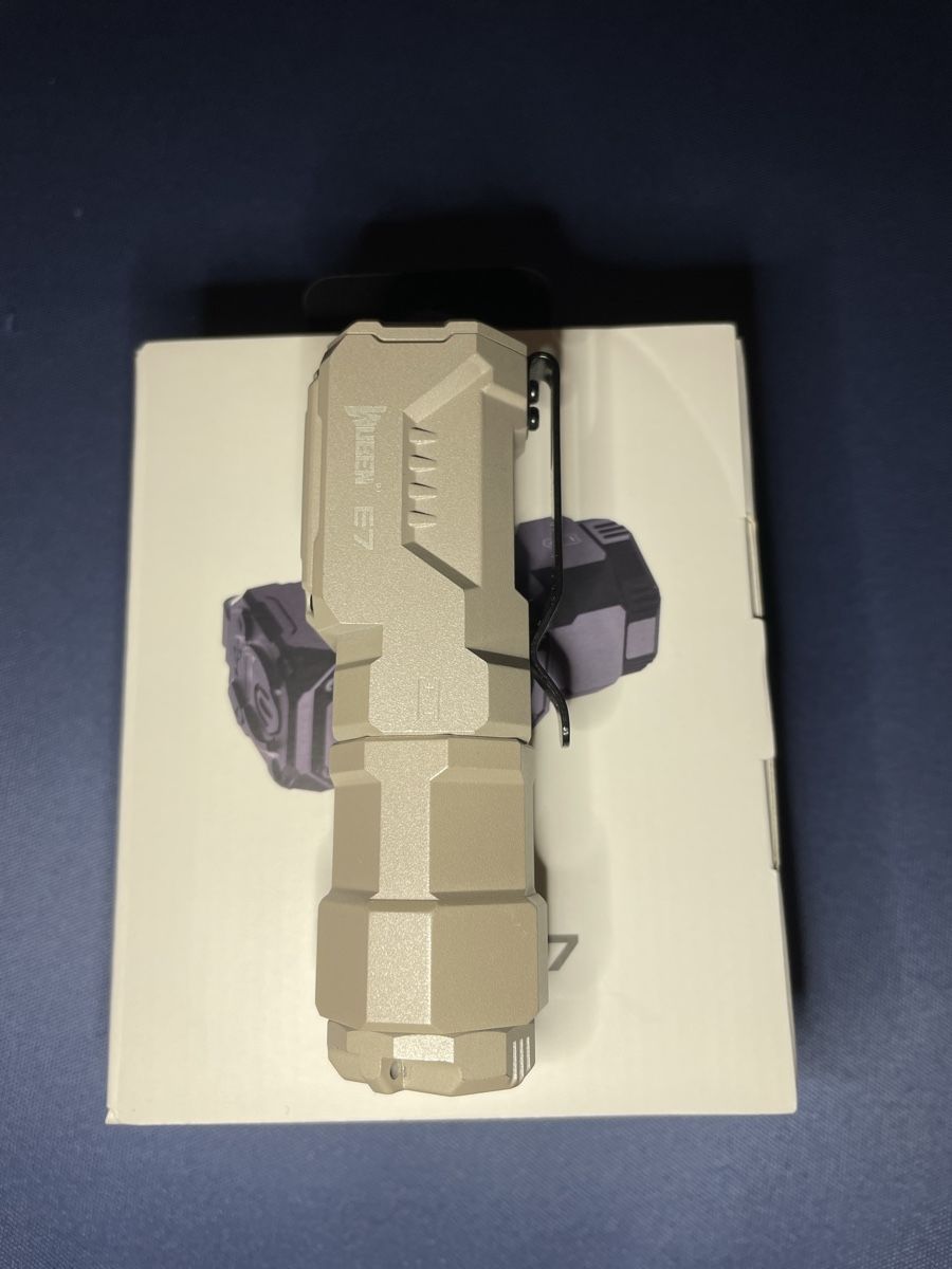 Lampade: LED Taschenlampe Wuben E7 1800 Lumen – Nuovo (secondo la descrizione) da bauma venduto da Feldi1876 1