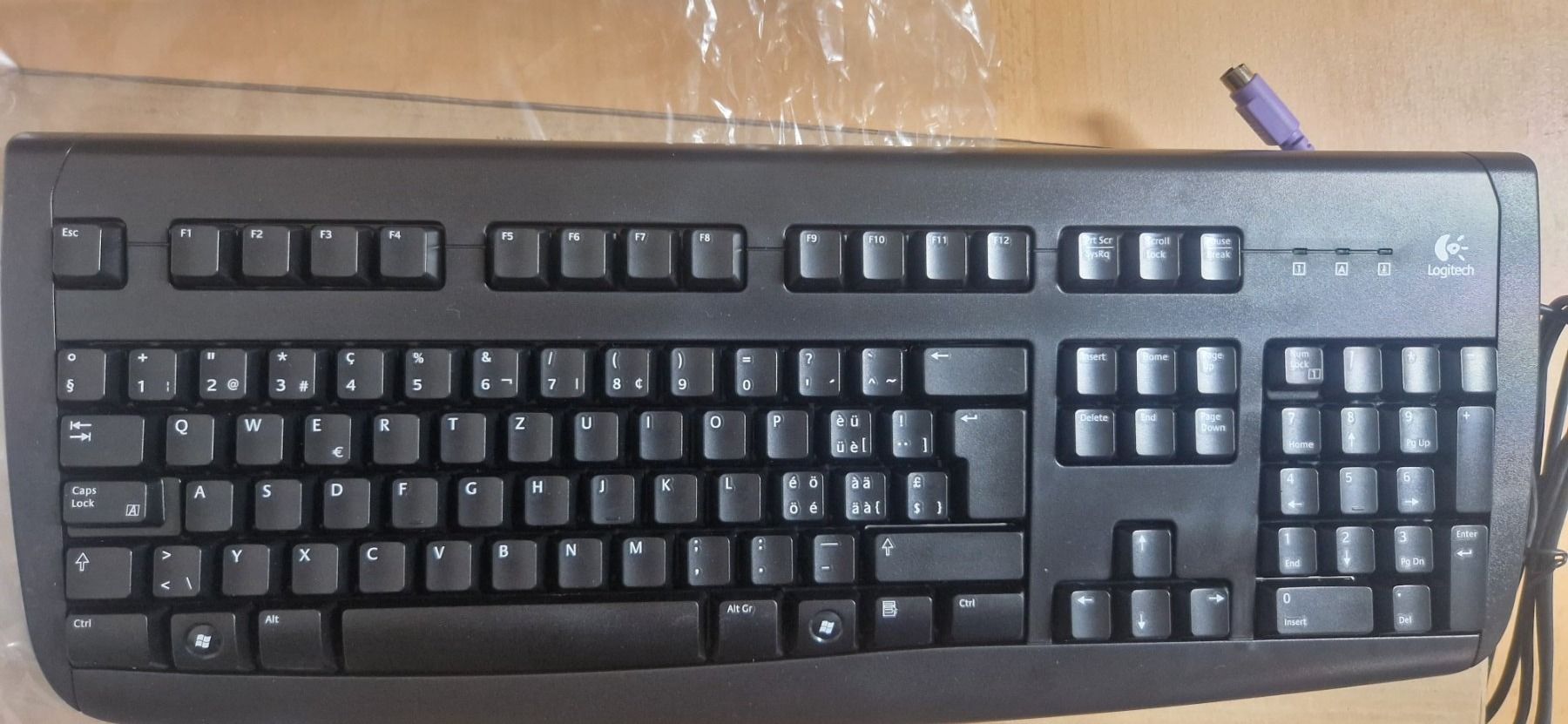 Logitech Tastaturen: Logitech Computer Keyboard PS2. (CH layout) – Neu und originalverpackt aus Volketswil von