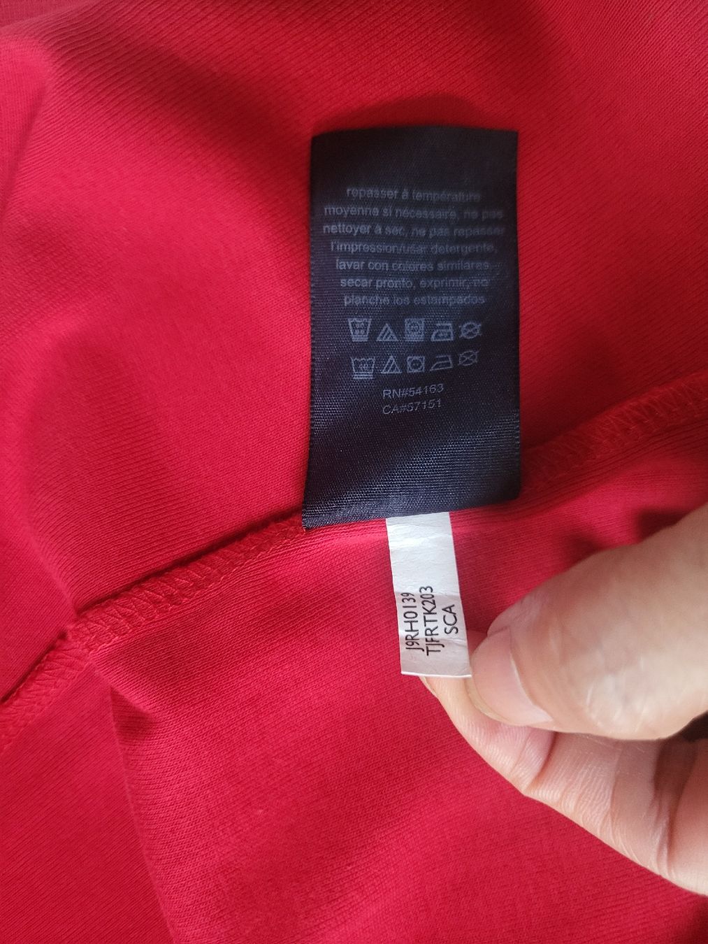 Tommy Hilfiger T-Shirts: Tommy Hilfiger T-Shirt – Neu (gemäss Beschreibung) aus Zweisimmen von Adorable 5