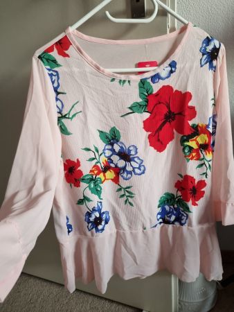 Bluse mit Blumen neu Gr.M