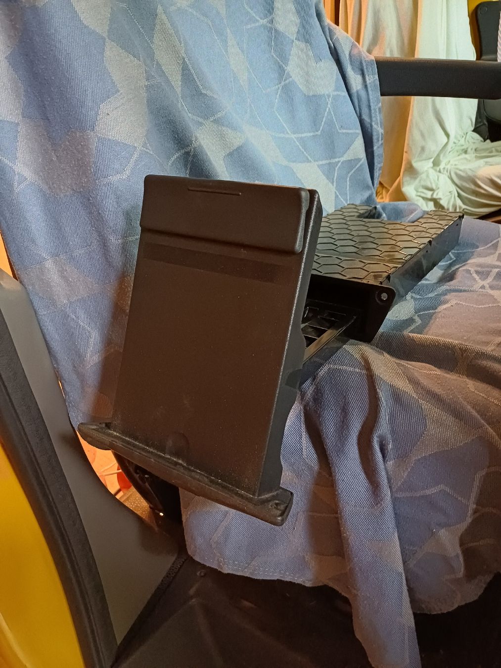 Toutes les pièces détachées: Mittelkonsole Blockklemmbrett – D'occasion à Meilen par mar_5d8t 2