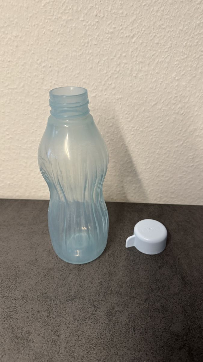 Tupperware Borracce & Thermos: Tupperware Trinkflasche blau 500ml – Usato da Dübendorf venduto da lilmissprincess 1