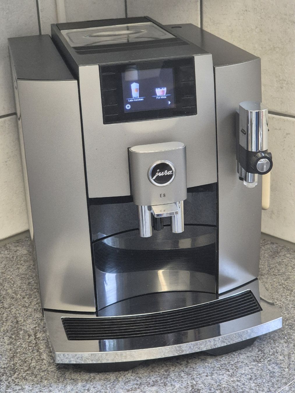 Jura Macchine per caffè & Macchine per espresso: Jura E8 (SB) Top Zustand – Usato da Bürglen TG venduto da mar_5qv2 7