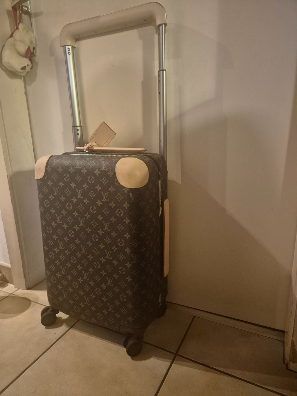 Louis Vuitton Valigie: Louis Vuitton cabine Horizon 55 – Difettoso da Essertes venduto da onezoneplay
