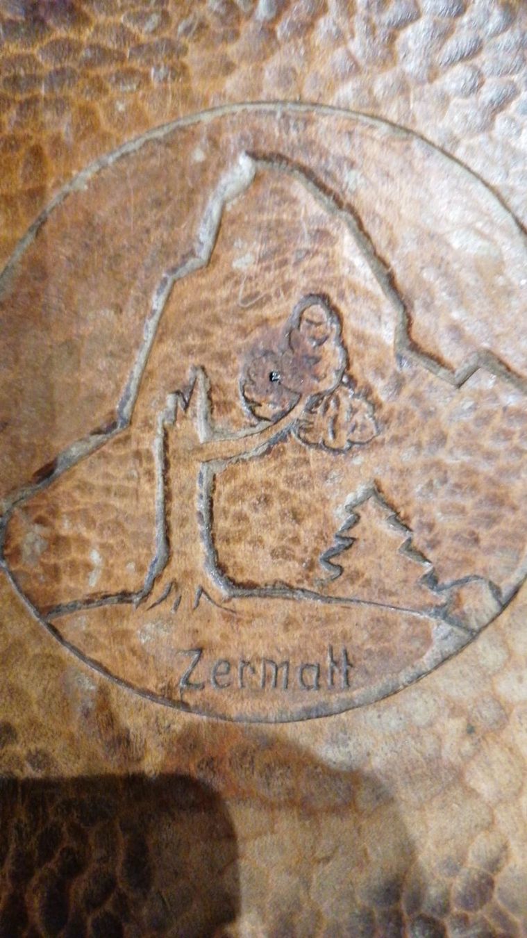 Ciotole: alte Holzschale mit Schnitzerei /Matterhorn – Usato da Grächen venduto da Hel7890 2