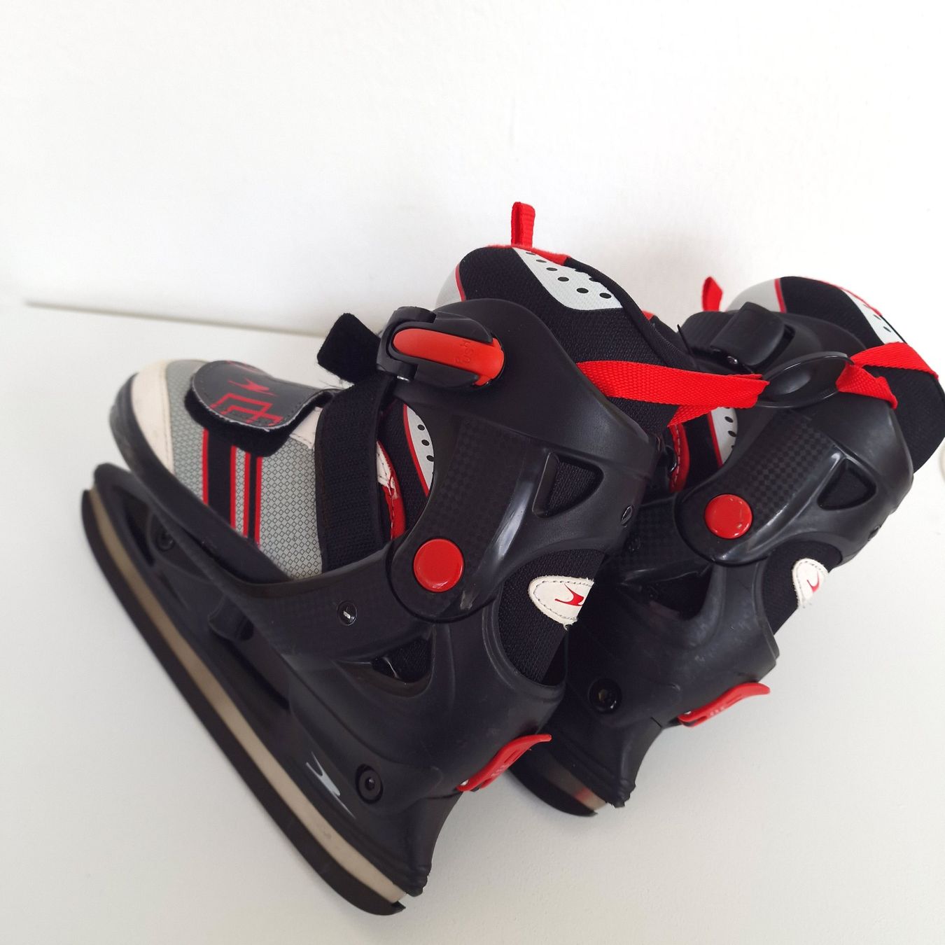 Pattini da ghiaccio: Mädchen Schlittschuhe von Crane Gr. 33-36 – Usato da Hallau venduto da CHACLA 1