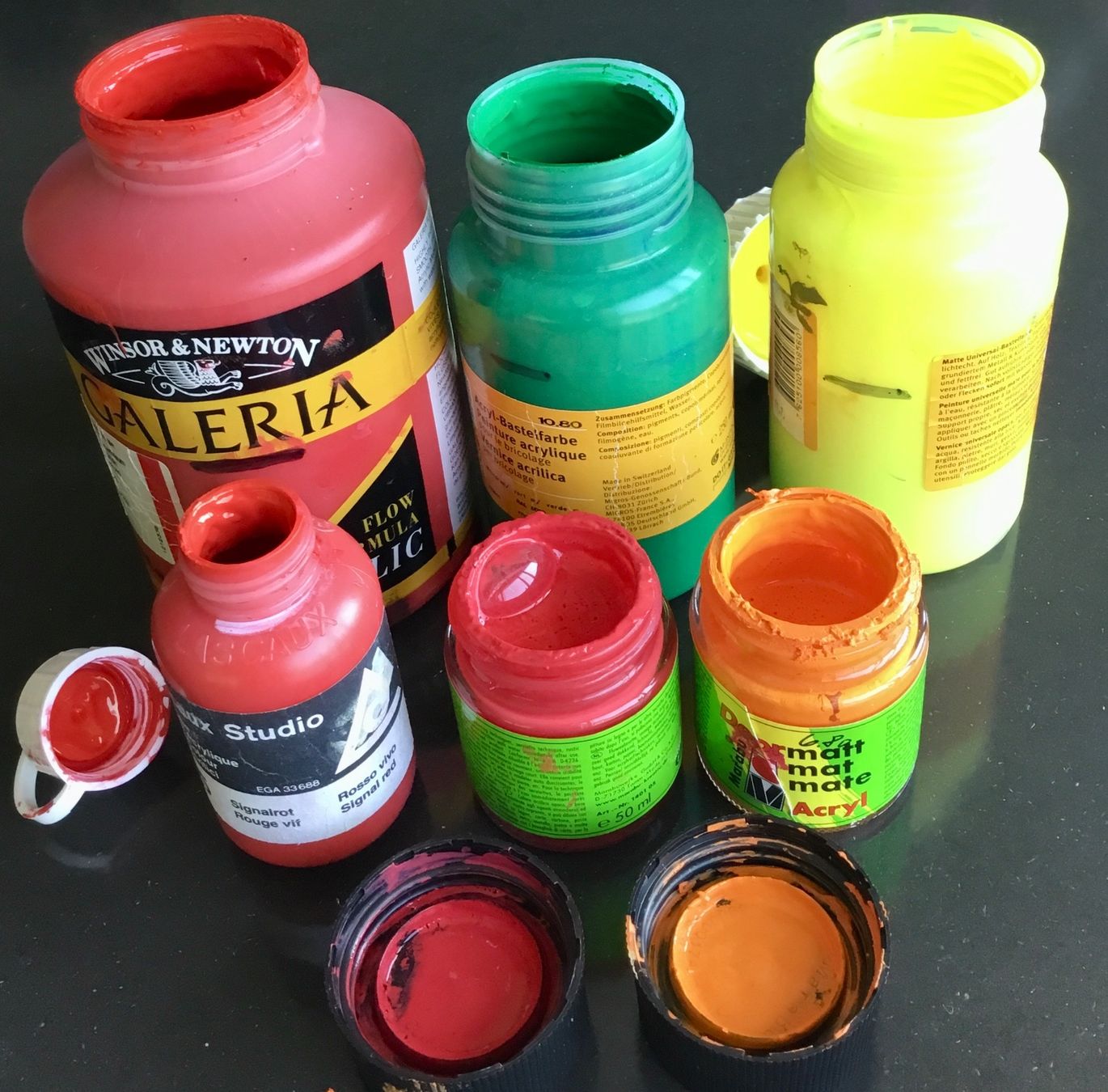 Peintures: Acrylfarben diverse, angebraucht – D'occasion à Eggersriet par Wiese61 1