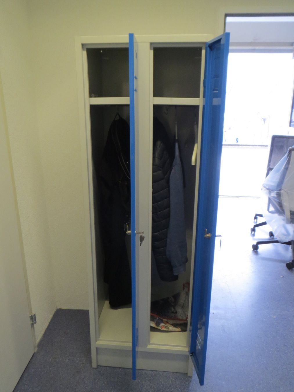 Garderobe: Garderoben Spind 2er – Gebraucht aus Hüttwilen von Andmithand 1