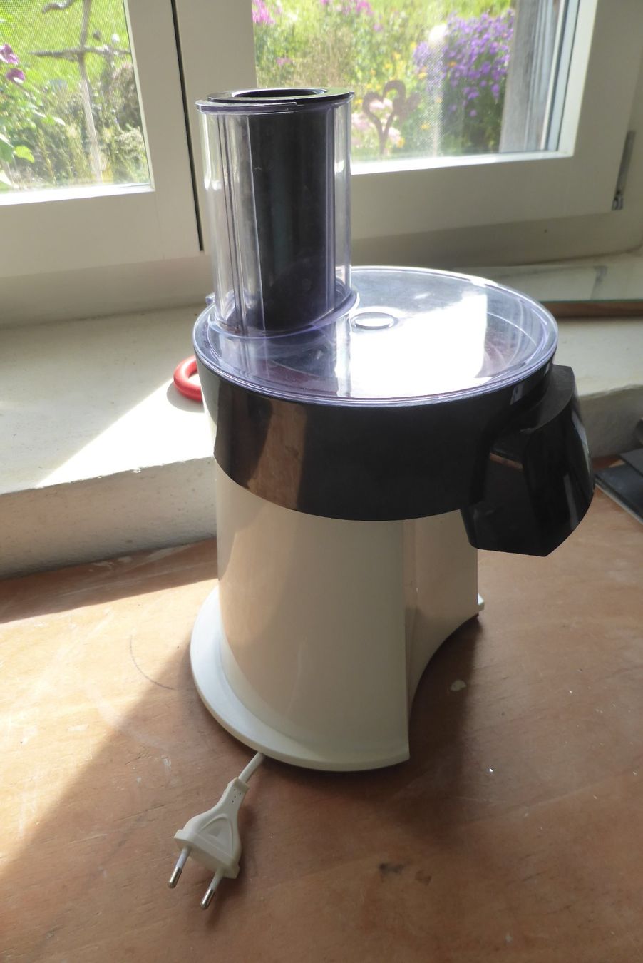 Philips Küchengeräte: Philips Küchenmaschine - Raspler 200 Watt – Gebraucht aus Brunnadern von vapiano 4
