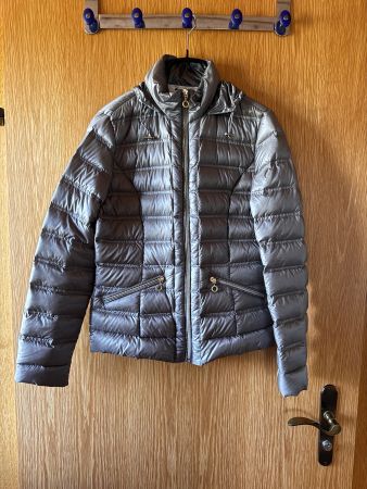 Schöne silbergraue Daunen-Jacke von Comma in Gr. 34