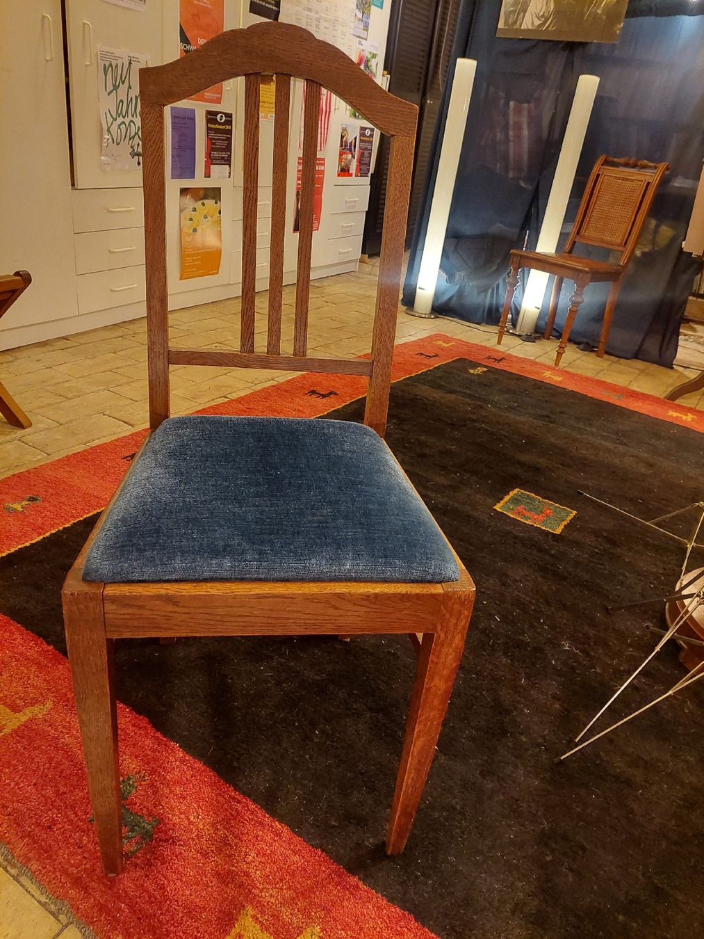 Stühle: alter, gepolsterter Stuhl, bequem – Gebraucht aus Zürich von Cortin