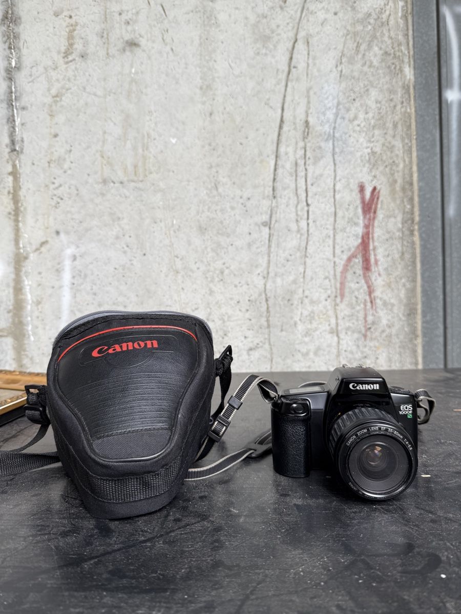 Canon Fotocamera: Vintage Canon EOS 1000F Camera – Usato da Lausanne venduto da artnouveau04