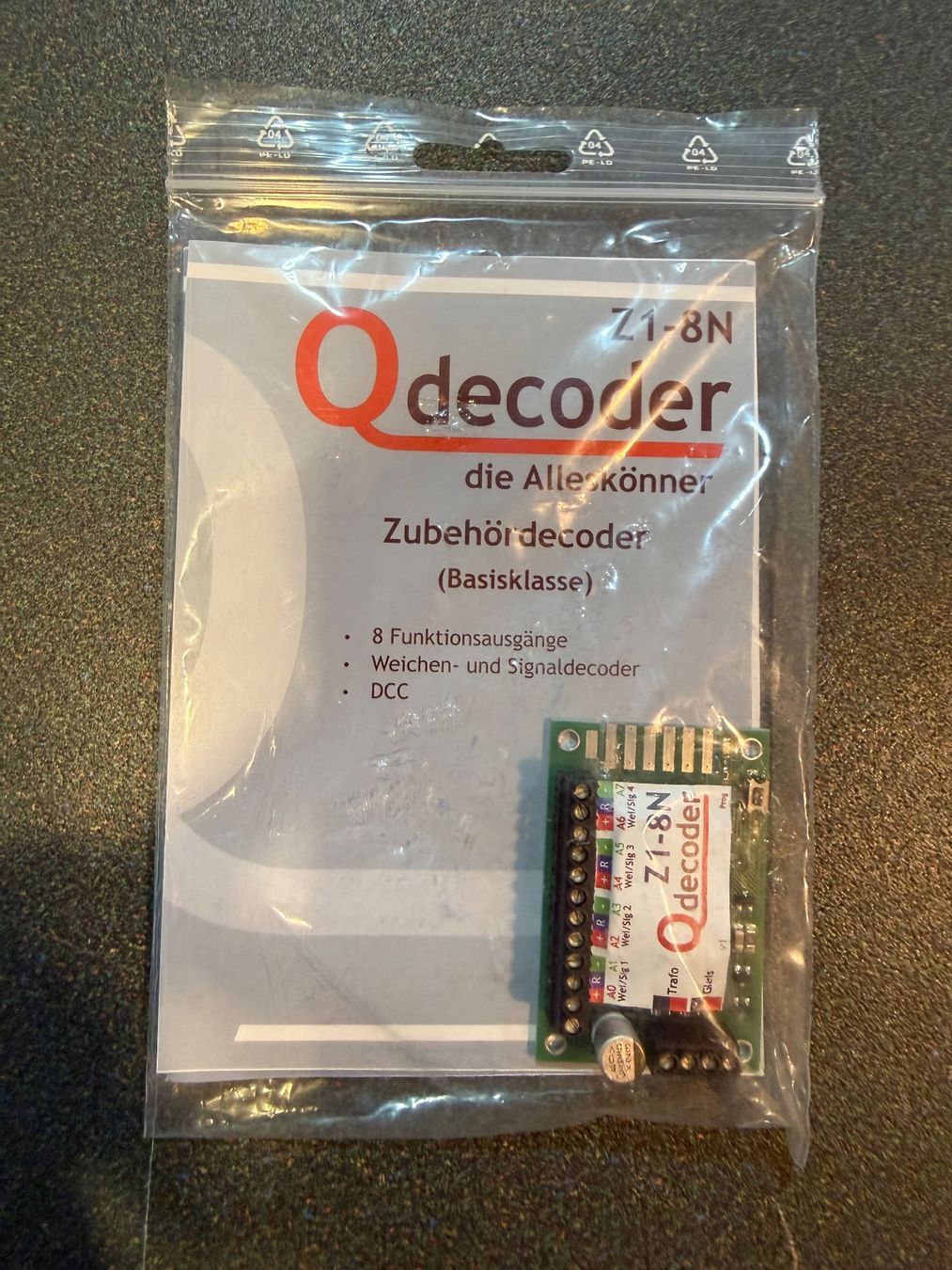 Swiss Modellini di ferrovie: Q decoder Z1-8N Swiss decoder Zubehördeecoder – Usato da Chiasso venduto da Carrara-Modellismo