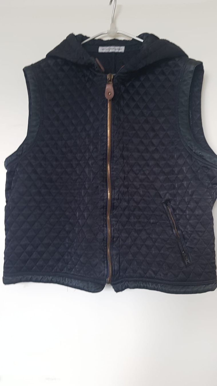 Armani Gilets & Westen: Armani Weste – Gebraucht aus Holzhäusern ZG von lea1989 1