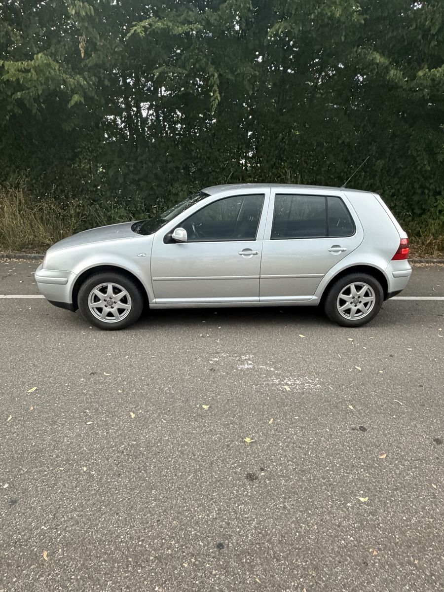 VW Automobili: Vw Golf 4 1.6 Benzin. 132500 km – Usato da Dietikon venduto da ermfam9