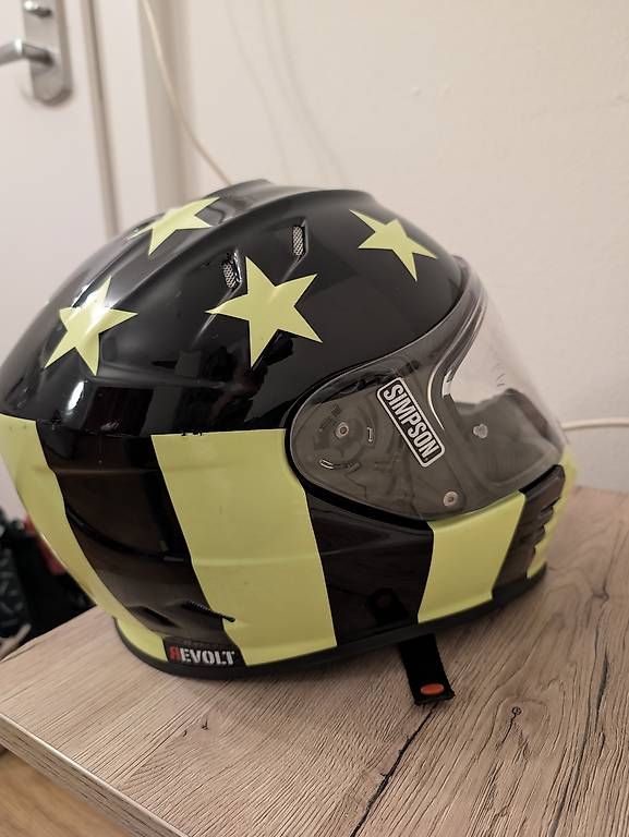 Simpson Caschi & visiere: SIMPSON Helmet – Usato da Zürich venduto da mvm_8587