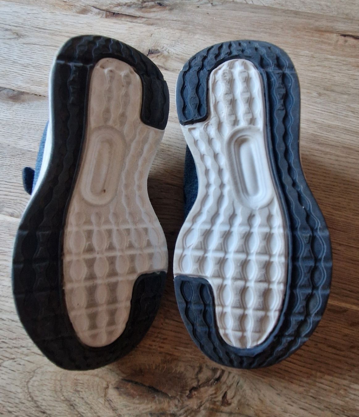 Schuhe für Jungen: Turnschuhe gr. 31 – Gebraucht aus Mülligen von Dela19 2