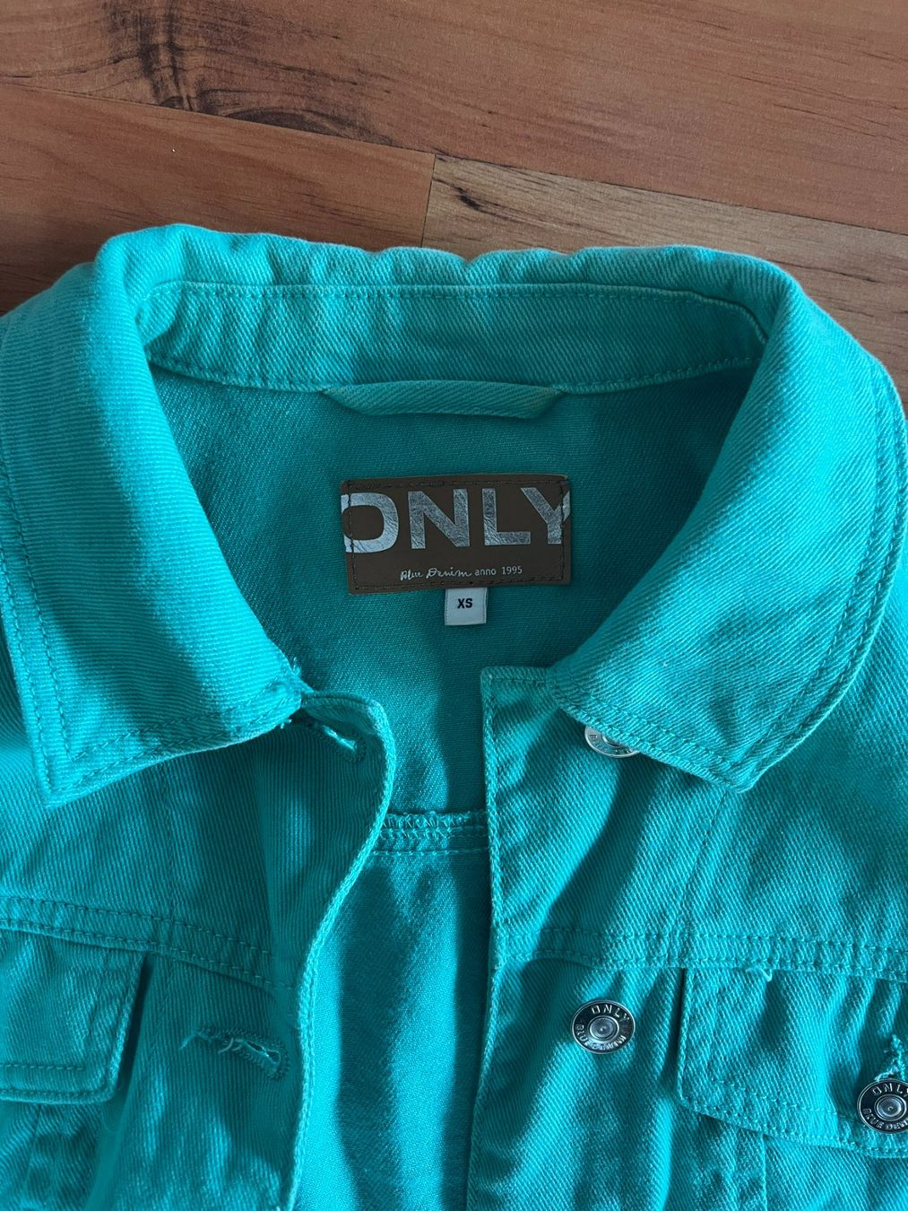 Only Jacken: Grüne Jeansjacke – Gebraucht aus Seuzach von anina.k 1