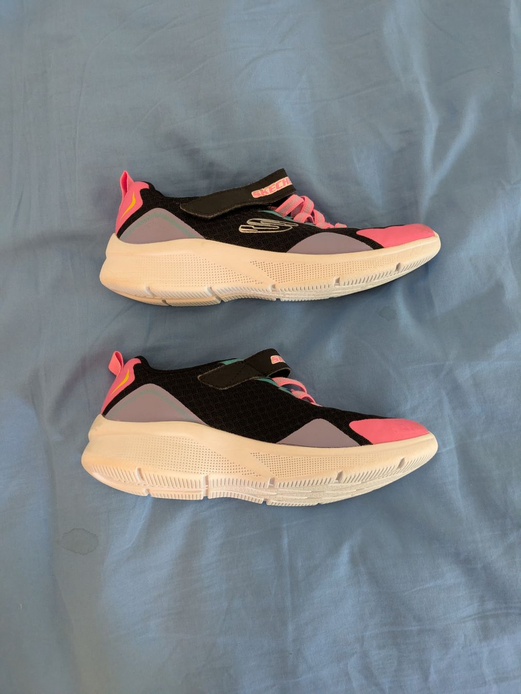 Skechers Schuhe für Mädchen: Skechers Grösse 34 – Gebraucht aus Zürich von s--h 1
