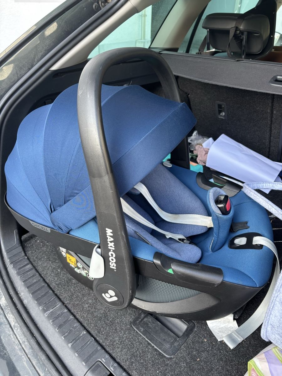 Maxi-Cosi Sièges auto: Maxi-Cosi Babyschale 360 Pebble blau – D'occasion à Chur par Laia123 2