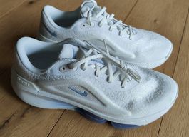 NIKE Versair