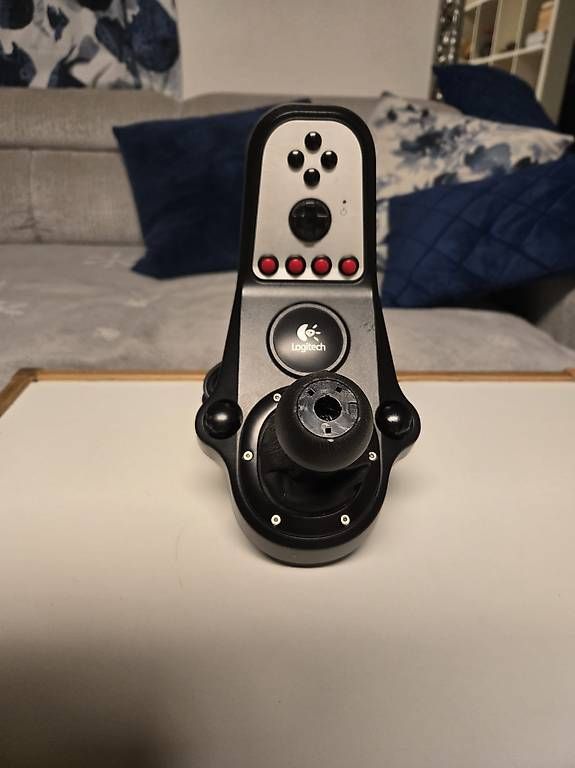 Logitech Controller: Logitech Shifter G27 – Usato da Poliez-le-Grand venduto da Lea_2wl5 2