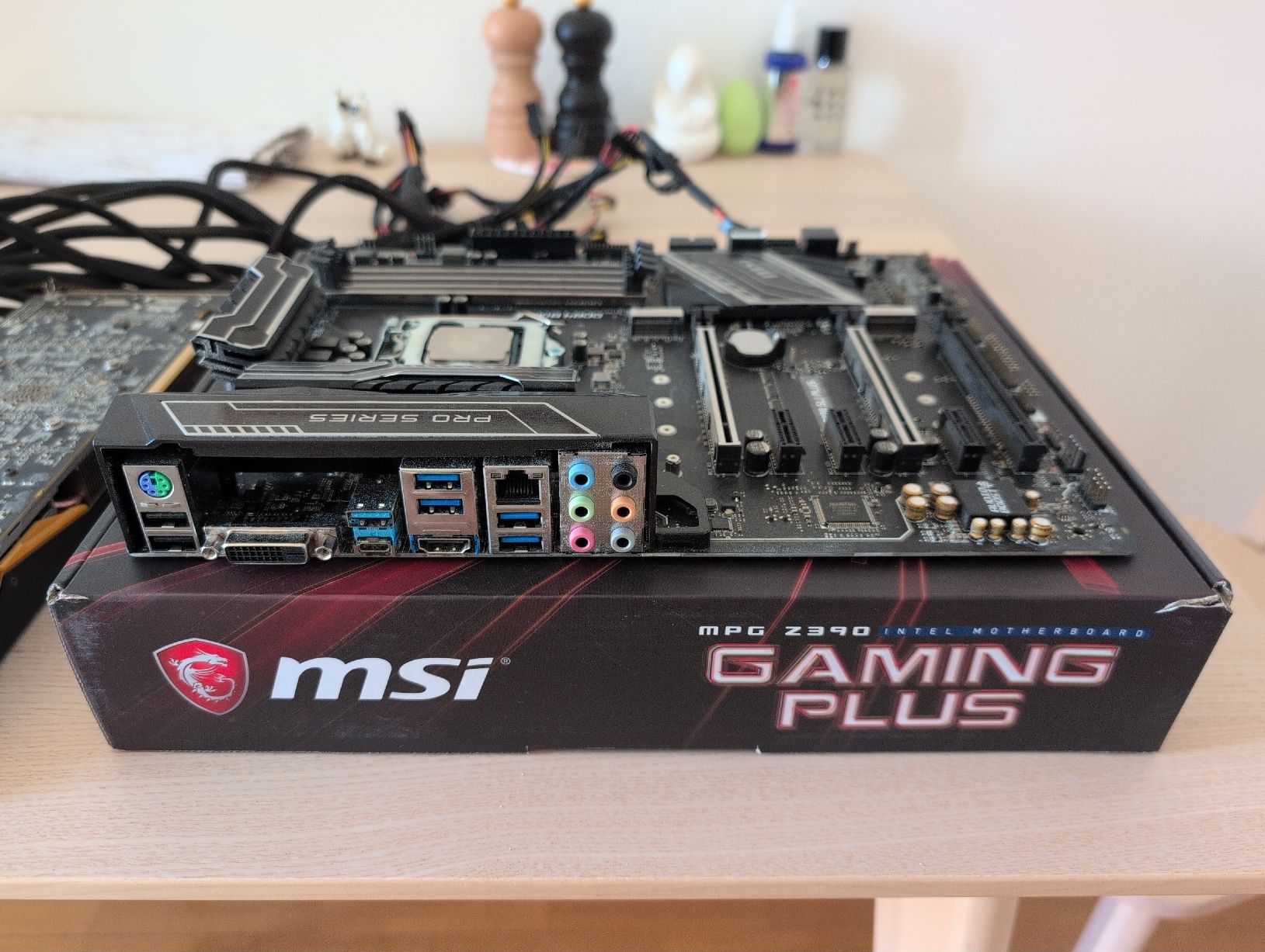 Intel Elektronikbauteile: Untested - motherboard, CPU, GPU & PSU – Gebraucht aus Lausanne von mat_v559 5