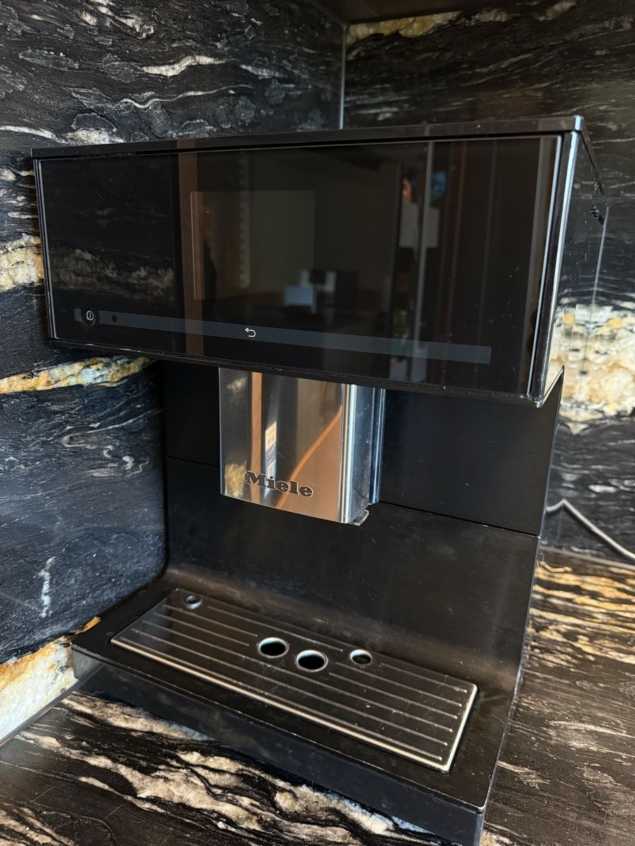 Miele Machines à café & Machines à expresso: Miele Kaffemaschine – D'occasion à Niederweningen par morujo 7