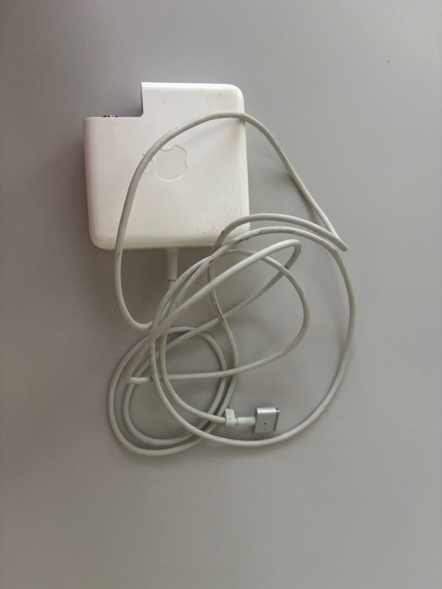 Apple Ladegerät: Apple Netzteil MagSafe 2 85W Macbook – Gebraucht aus Haldenstein von Alexa.R