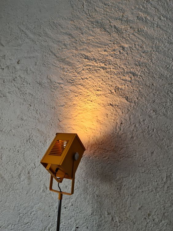 Lampes: Stehlampe gelb verstellbar Spot Design Leuchte Wohnzimmer – D'occasion à Obfelden par Vintagebude 2