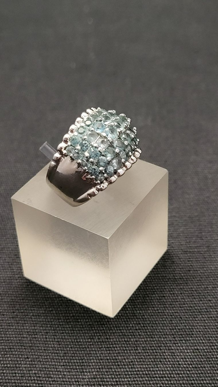 Anelli: Silber-Ring mit hellblauen Steinchen – Usato da Basel venduto da spinne02 7