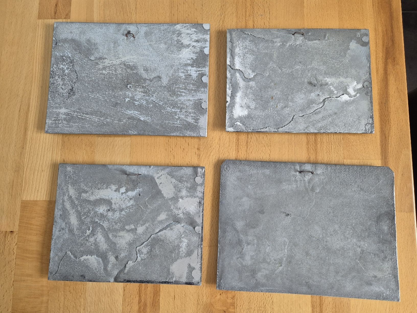 Servierplatten: 4 Gusseisenplatten mit Reliefdarstellungen – Gebraucht aus Vilters von Fleiflomi 4