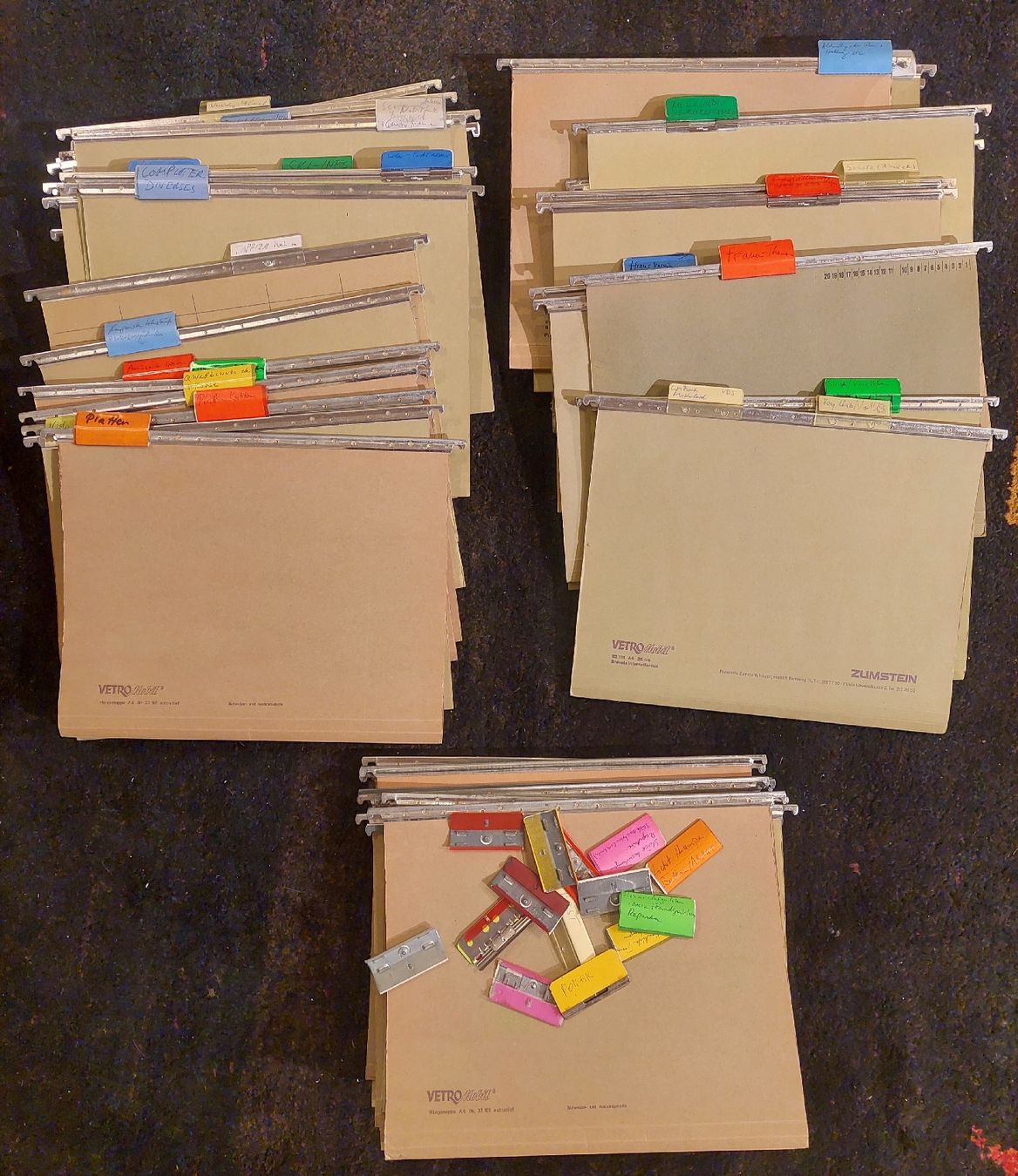Ordner: 56 Hängeregister-Mappen mit Reitern – Gebraucht aus Zürich von Cortin