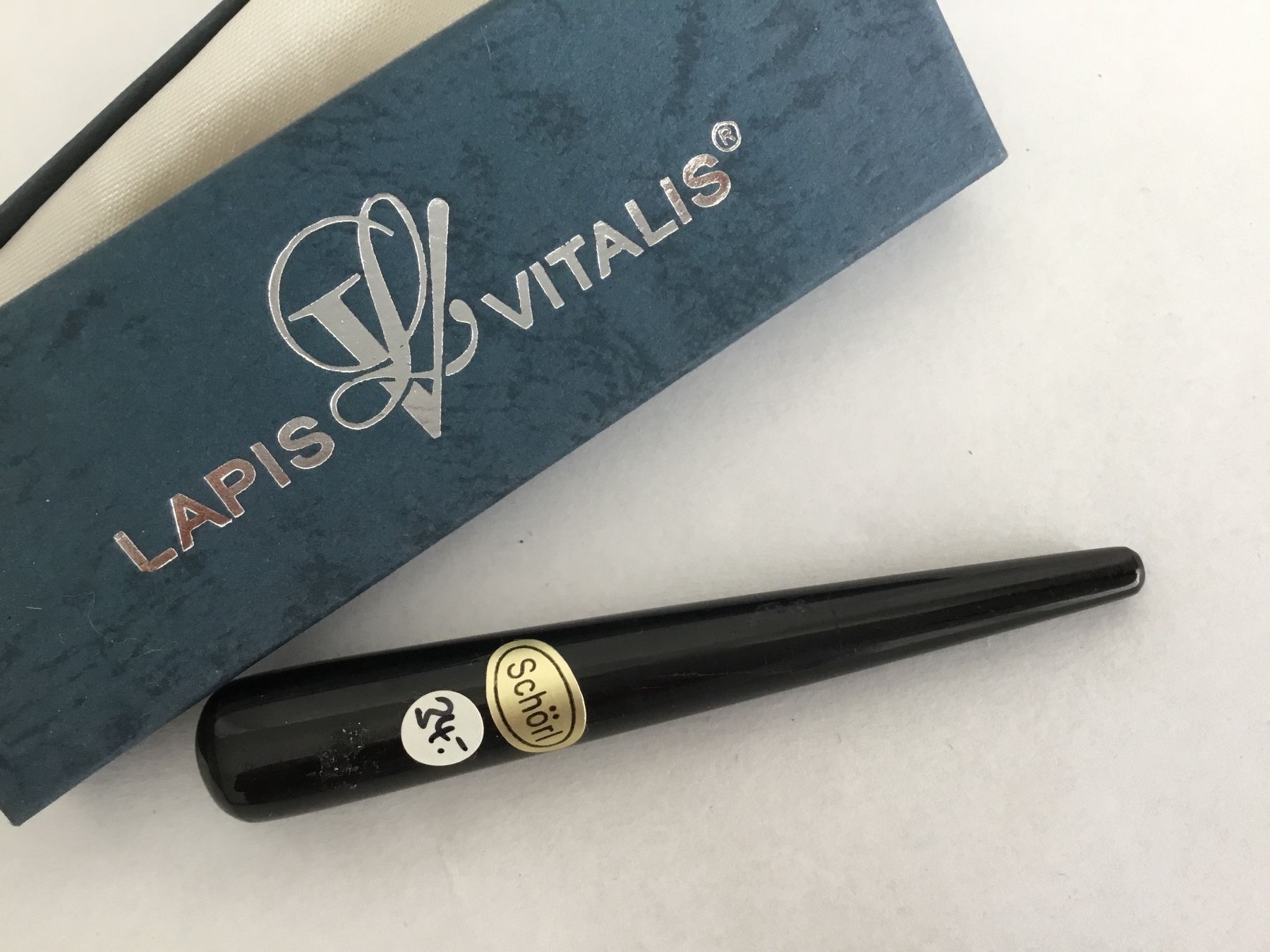 Minerali & Pietre curative: Massage Griffel schwarzer Turmalin Heilstein – Nuovo e nell'imballaggio originale da Doppleschwand venduto da Fortuna5859
