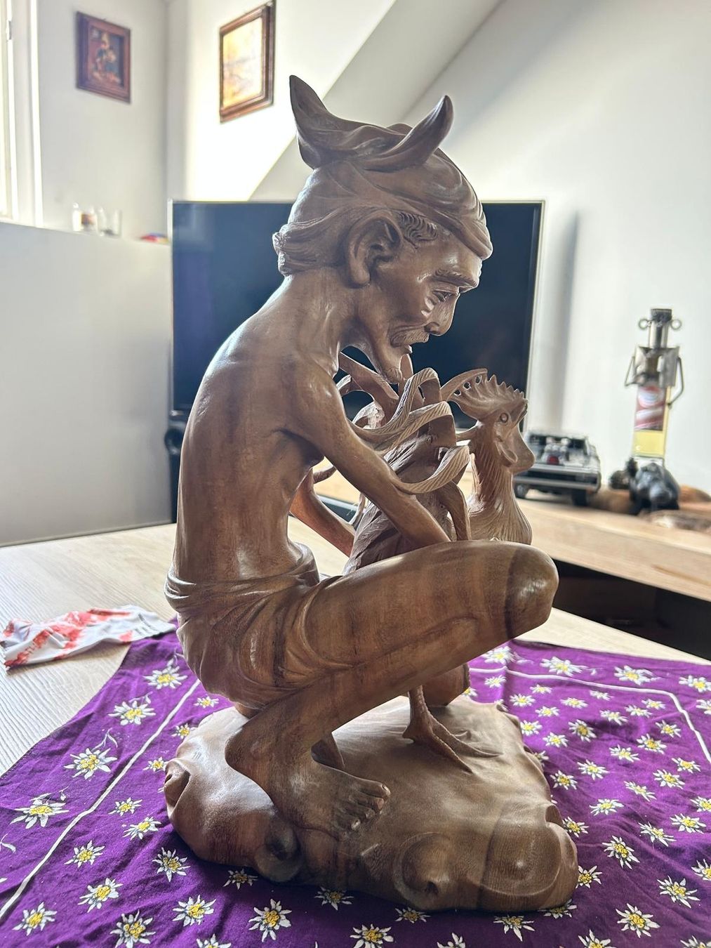 Skulpturen & Statuen: Skulptur aus Asiatischen Hartholz – Gebraucht aus Balgach von sie_zqn7 1