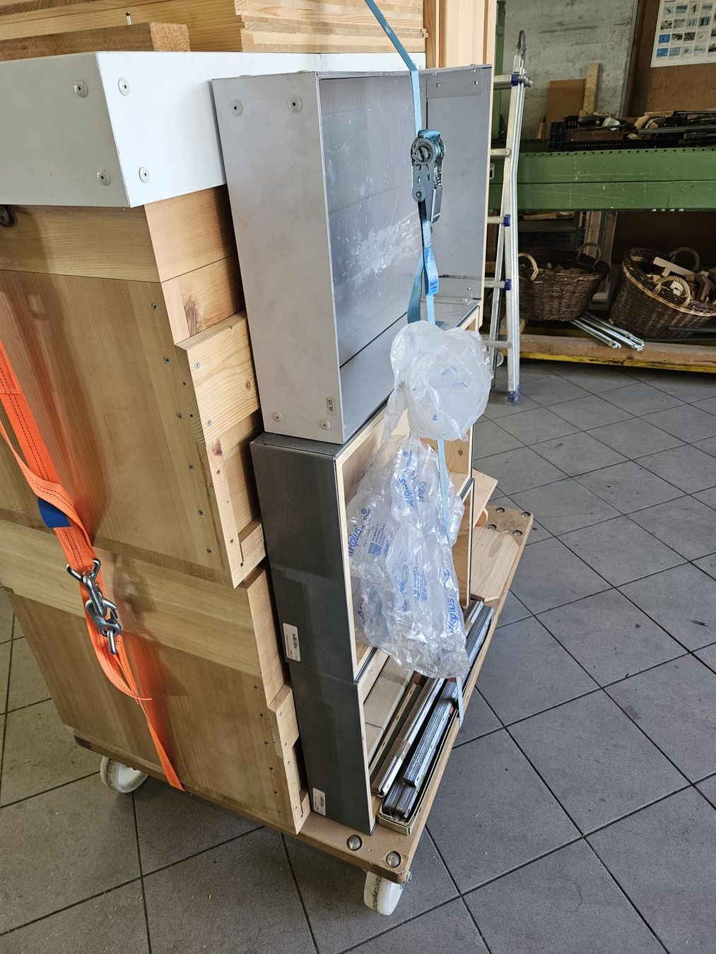 Alveari: CH- Magazin Imkerei – Nuovo e nell'imballaggio originale da Wasen im Emmental venduto da GPower44 2