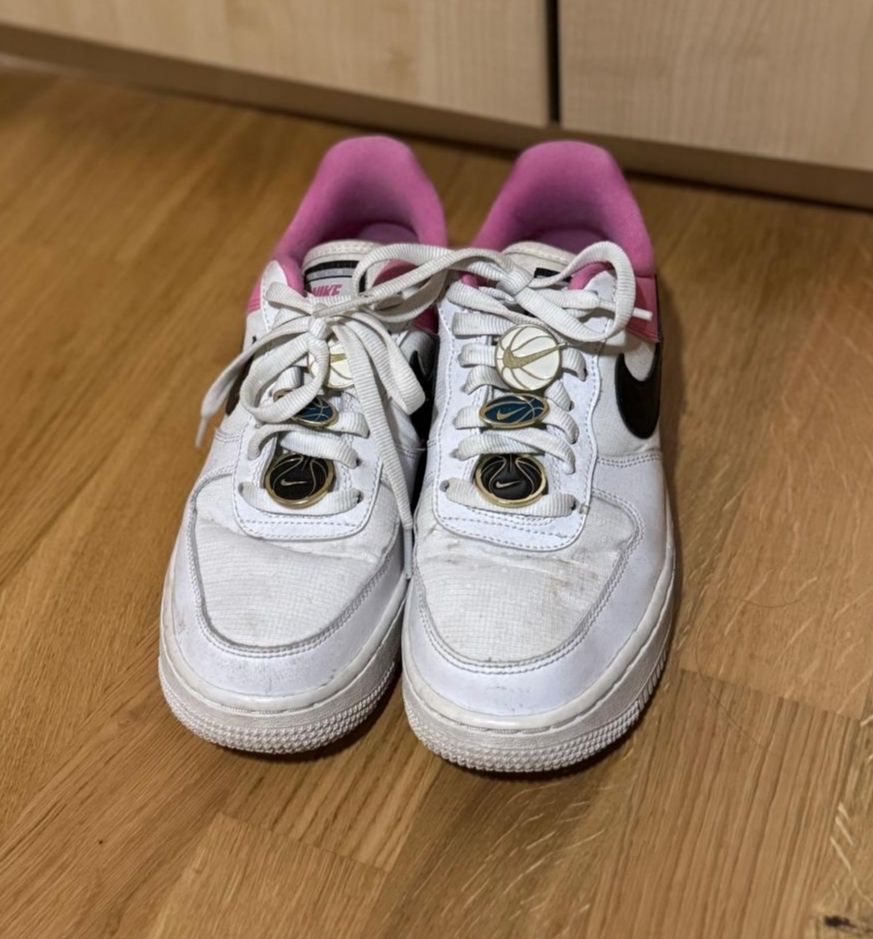 Nike Scarpe da donna: Nike Air Force 1 / Grösse 37.5 – Nuovo (secondo la descrizione) da Kleinandelfingen venduto da Stitch2014