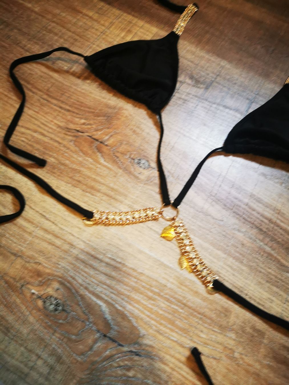 Costumi da bagno & Bikini: Schwarzer Bikini mit Strass, Grösse M Sommer-Must-Have! – Nuovo (secondo la descrizione) da Balsthal venduto da Leila_Luna 2