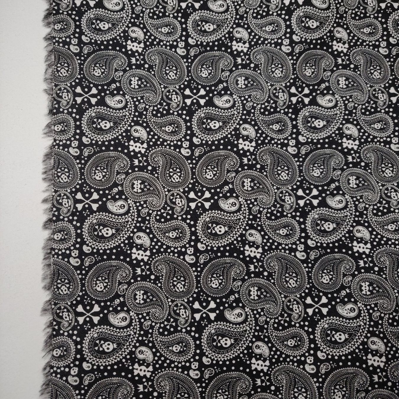 Tessuti: Ital. Designer Baumwolle Elastan 1.65x1.50m Paisley Skull – Nuovo (secondo la descrizione) da Lufingen venduto da Voyager7 3