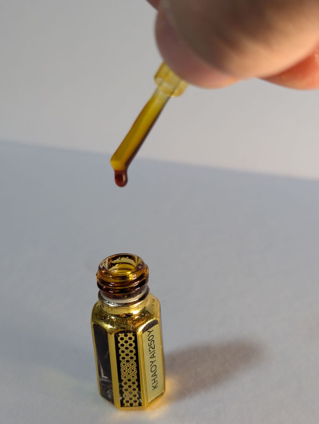 Ätherische Öle: Huile de Oud - Khao Yai -1ml – Neu und originalverpackt aus Le Lignon von bkaparfum 1