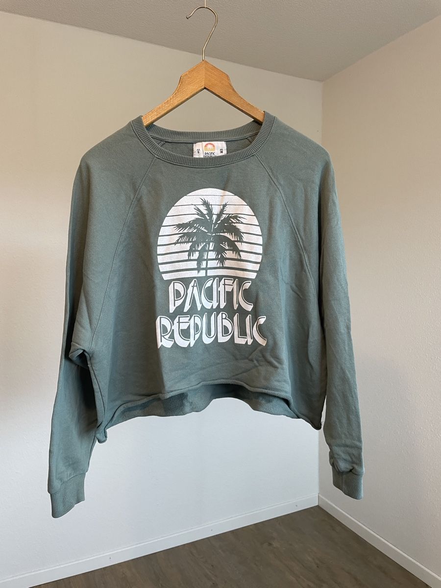 Maglioni & Felpe: Grünes Sweatshirt von Pull, Größe S. – Usato da Schlieren venduto da tam_6fl5