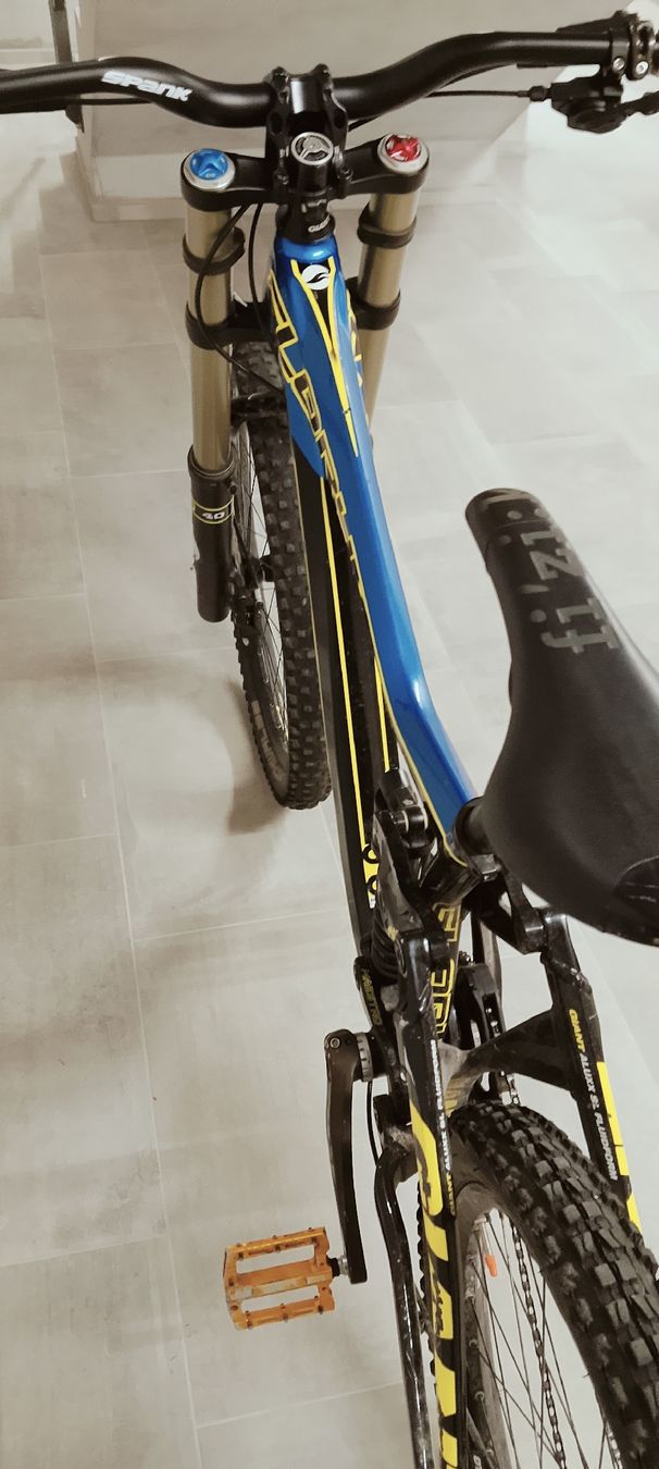 Giant Velos: Giant Glory 8.0 Downhill bike – Gebraucht aus Biel/Bienne von Vintage-timearts 6