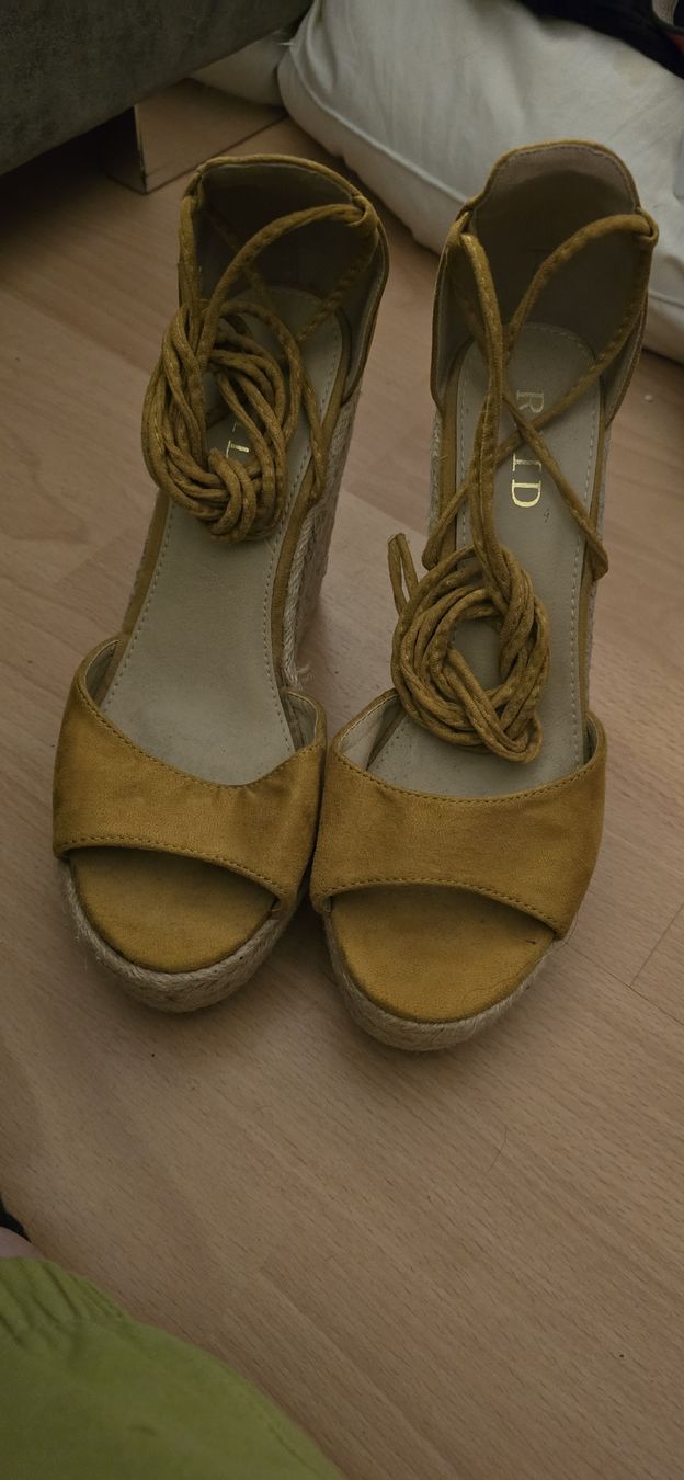 Damenschuhe: Sommerschhe zum binden – Neu und originalverpackt aus Laufen von Miggeli88