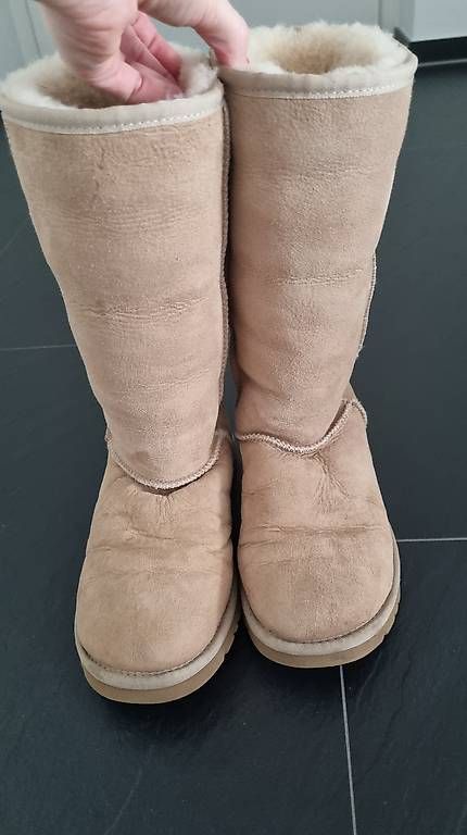 Ugg Scarpe da donna: Ugg-Boots / Stiefel Gr. 37 – Usato da Zollikofen venduto da luxina87